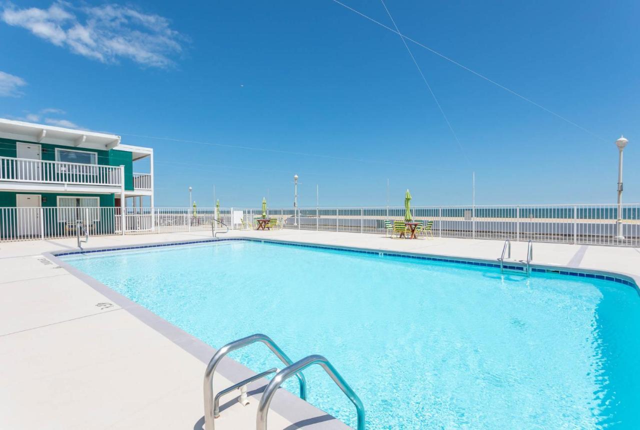 آوشين سيتي Fish Tales Boardwalk Inn & Ocean Mecca Motel المظهر الخارجي الصورة