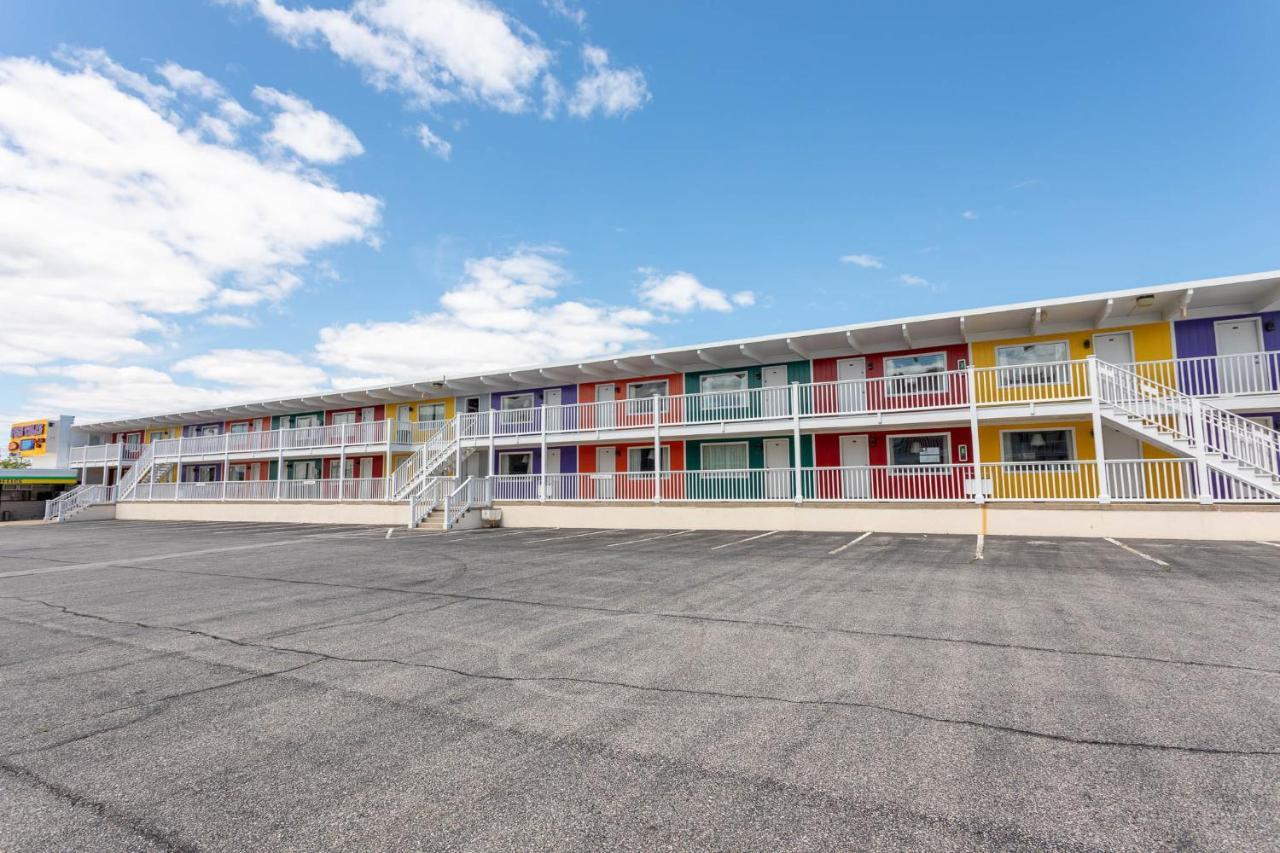 آوشين سيتي Fish Tales Boardwalk Inn & Ocean Mecca Motel المظهر الخارجي الصورة