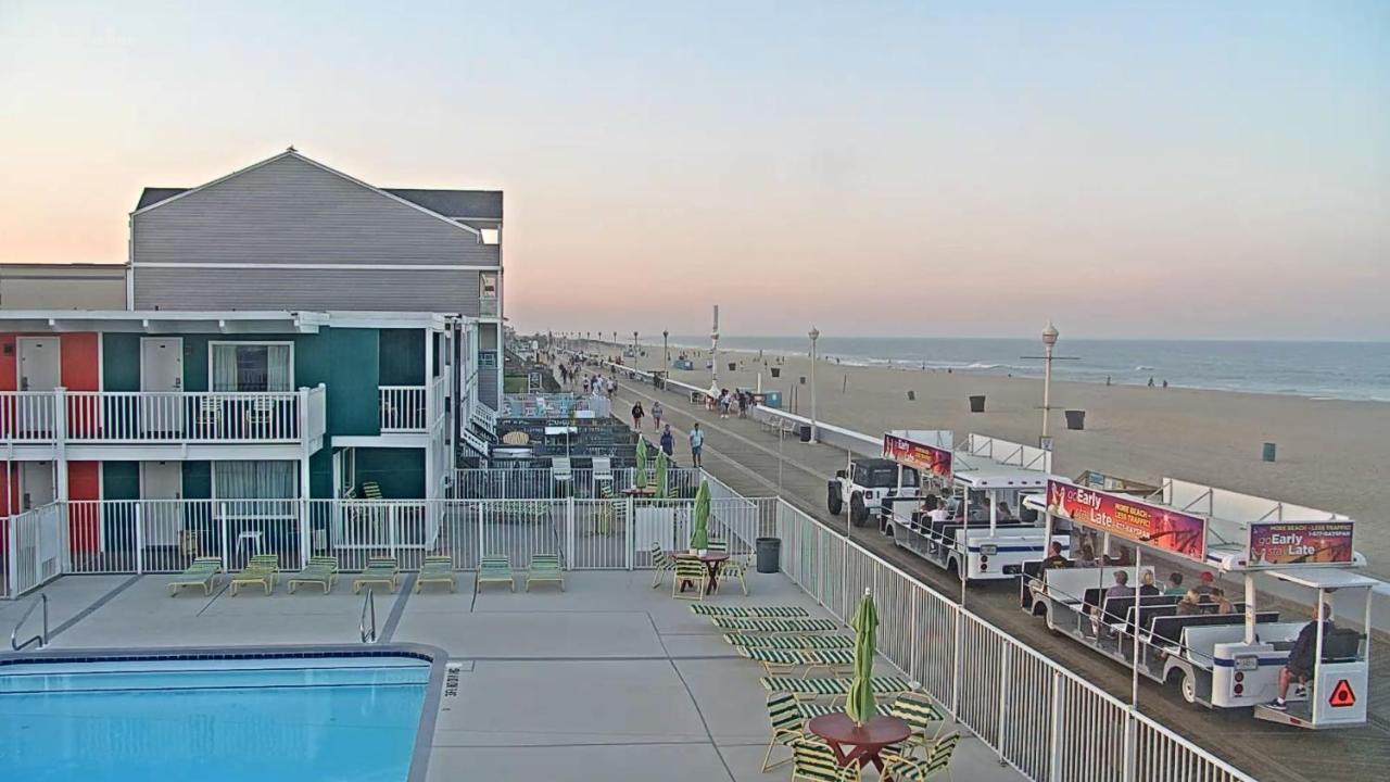 آوشين سيتي Fish Tales Boardwalk Inn & Ocean Mecca Motel المظهر الخارجي الصورة