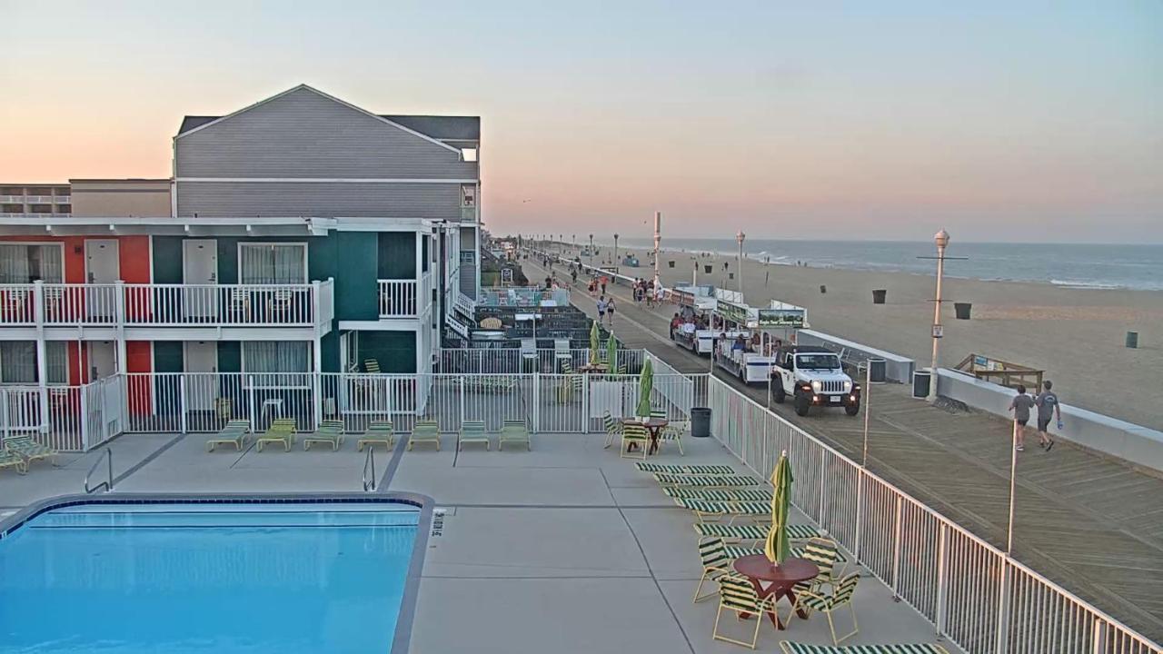 آوشين سيتي Fish Tales Boardwalk Inn & Ocean Mecca Motel المظهر الخارجي الصورة