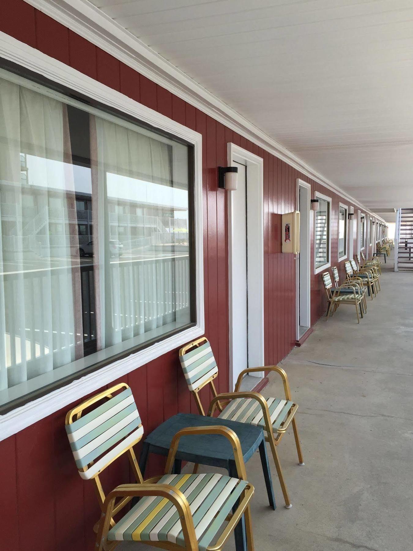 آوشين سيتي Fish Tales Boardwalk Inn & Ocean Mecca Motel المظهر الخارجي الصورة