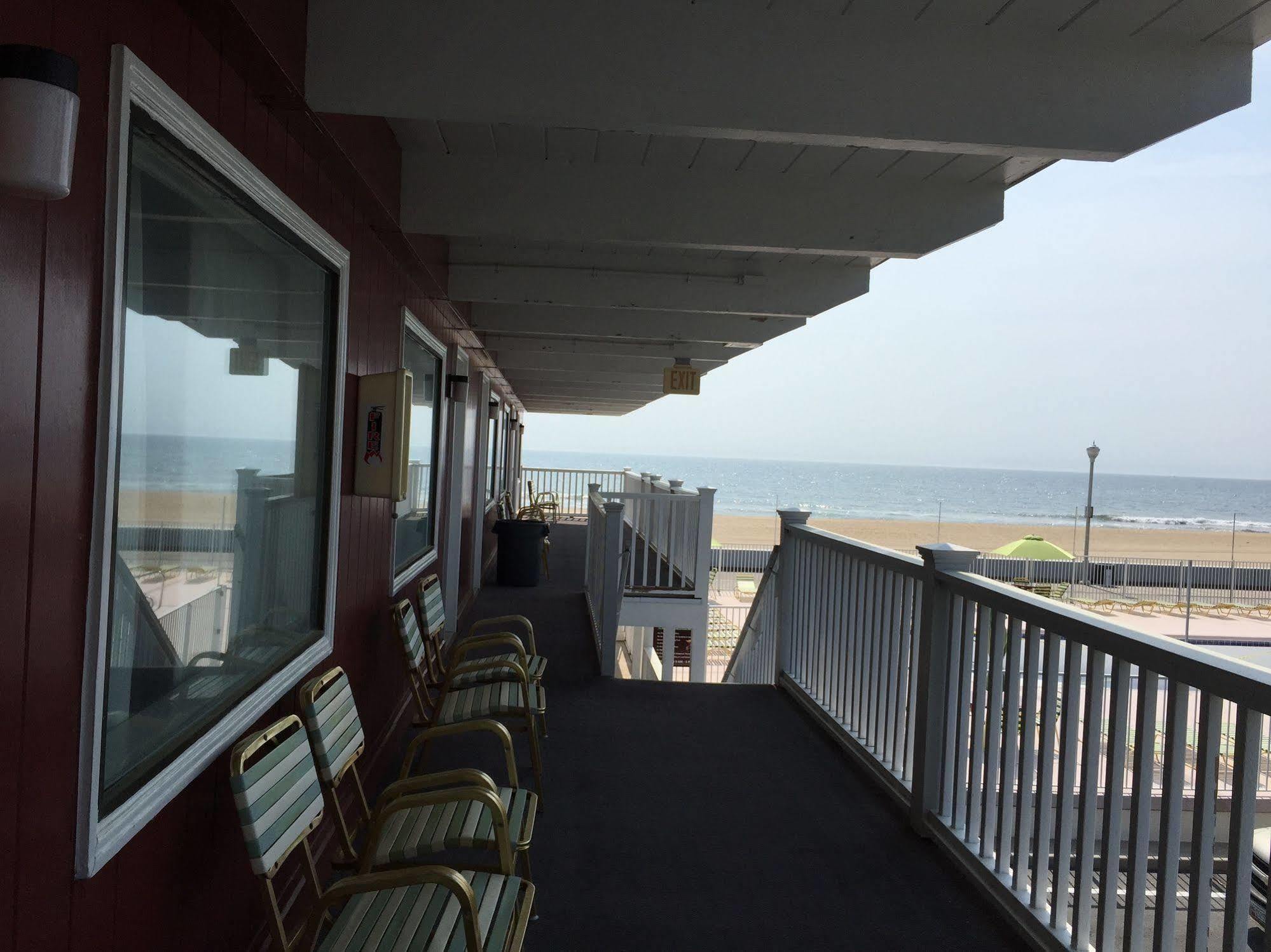 آوشين سيتي Fish Tales Boardwalk Inn & Ocean Mecca Motel المظهر الخارجي الصورة