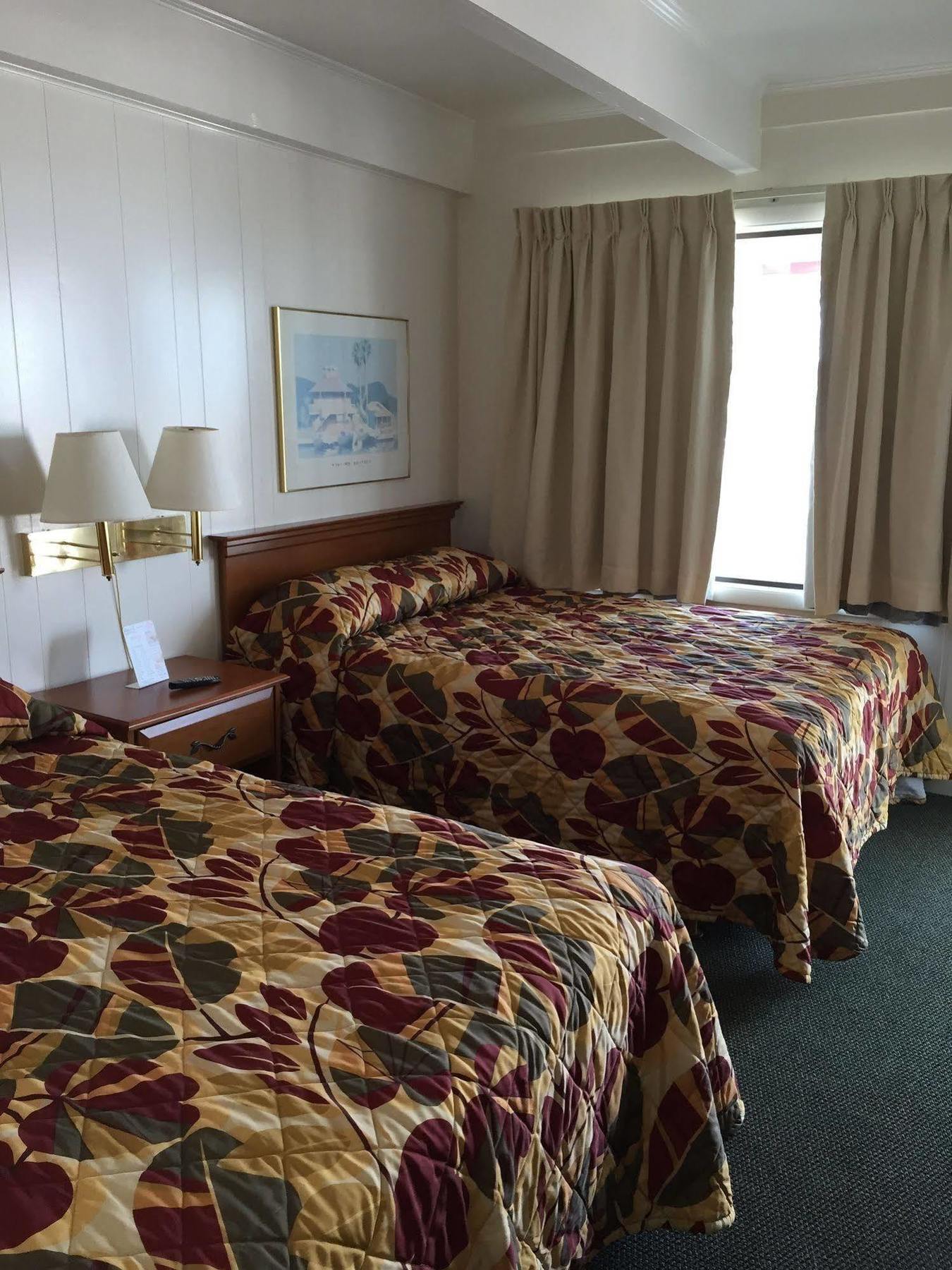 آوشين سيتي Fish Tales Boardwalk Inn & Ocean Mecca Motel المظهر الخارجي الصورة