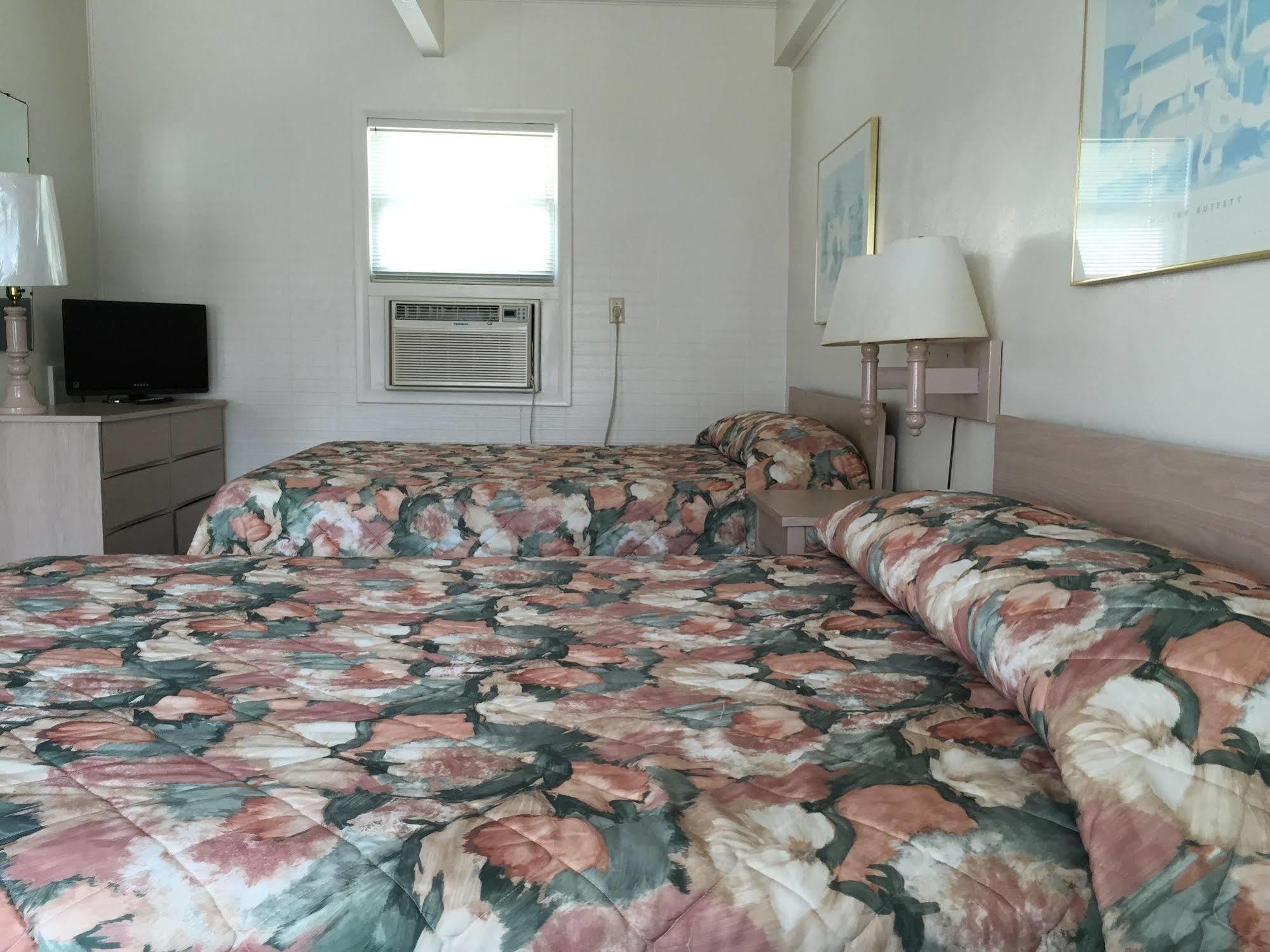 آوشين سيتي Fish Tales Boardwalk Inn & Ocean Mecca Motel المظهر الخارجي الصورة