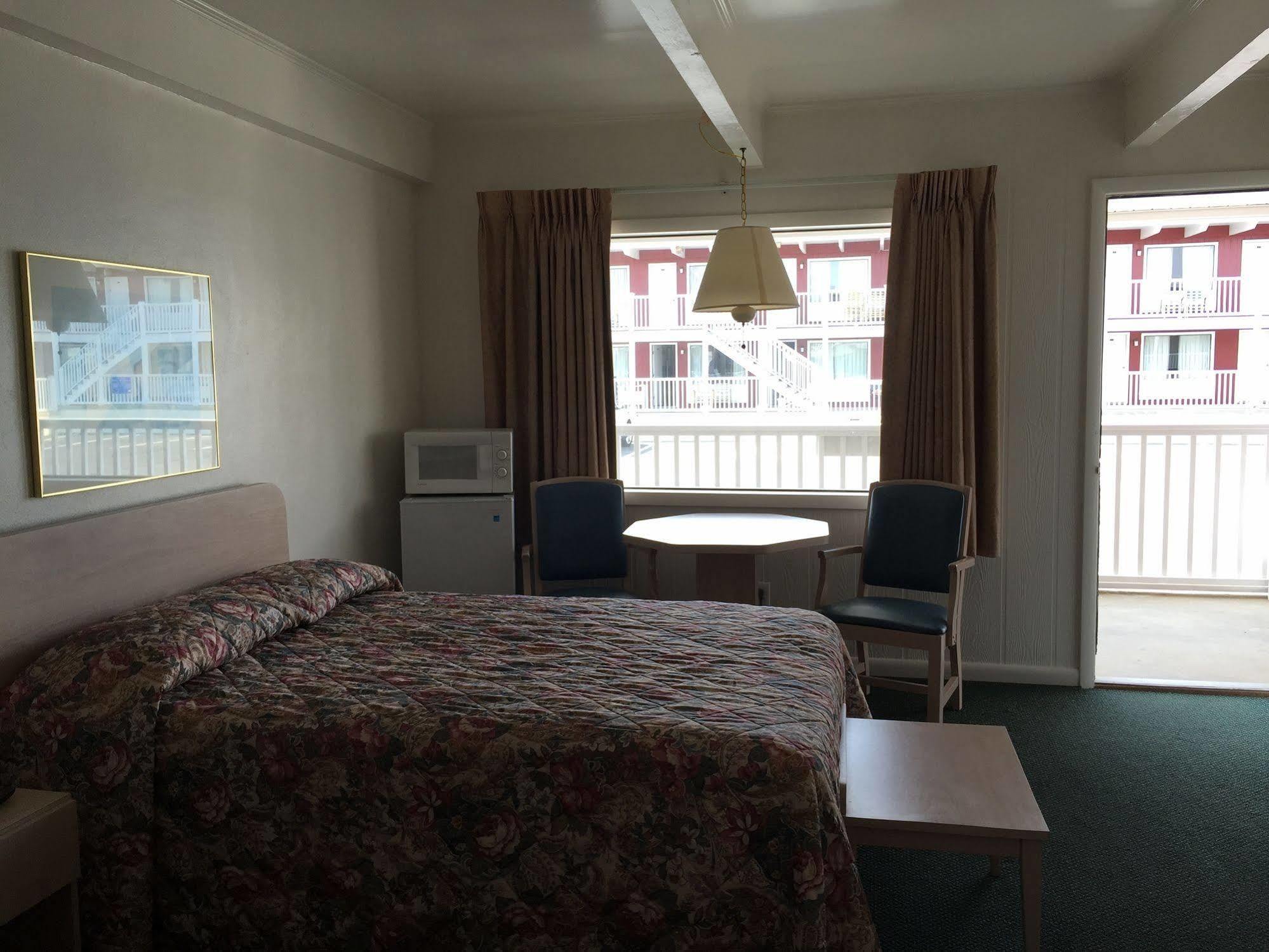 آوشين سيتي Fish Tales Boardwalk Inn & Ocean Mecca Motel المظهر الخارجي الصورة